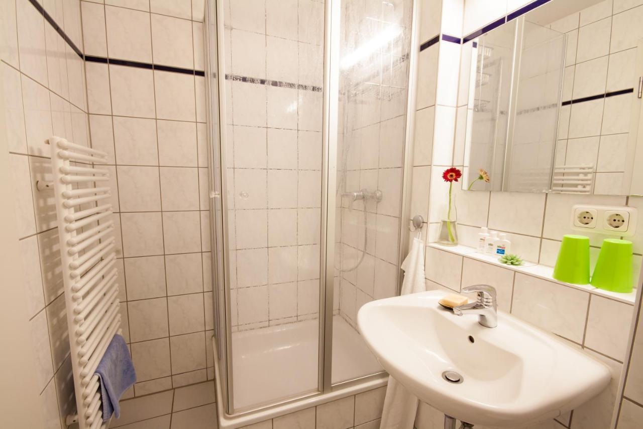Bed and breakfast Gastehaus Olympia Reitanlage Munchen-Riem Extérieur photo