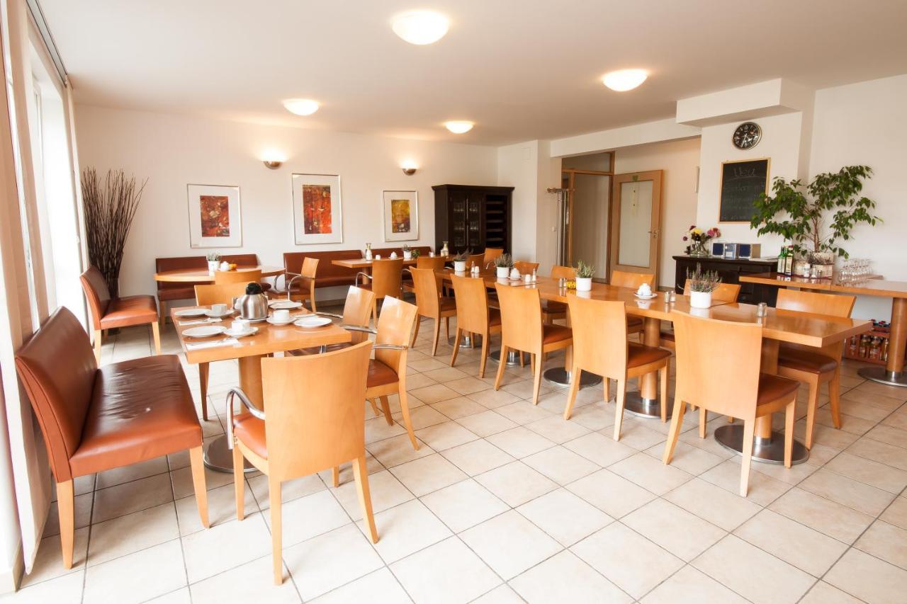 Bed and breakfast Gastehaus Olympia Reitanlage Munchen-Riem Extérieur photo